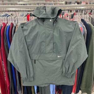 VTG Nike windbreaker size medium fits a little bigger